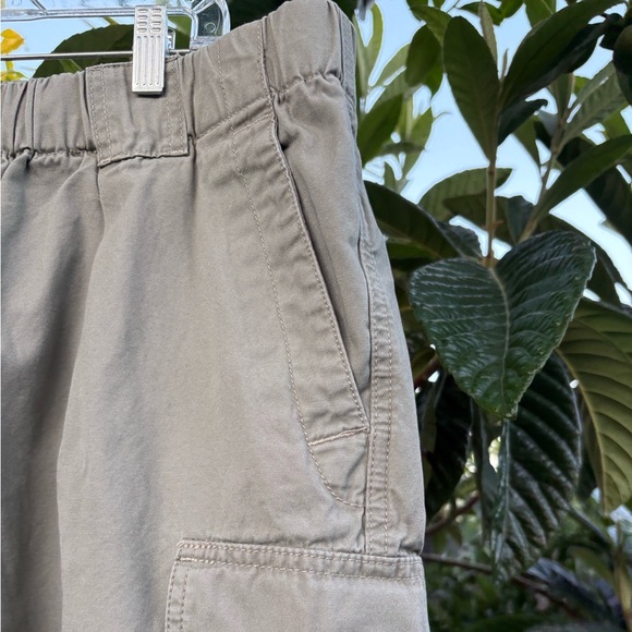Tommy Bahama Big & Tall Survivor E-Waist Cargo Shorts - Picture 3 of 11